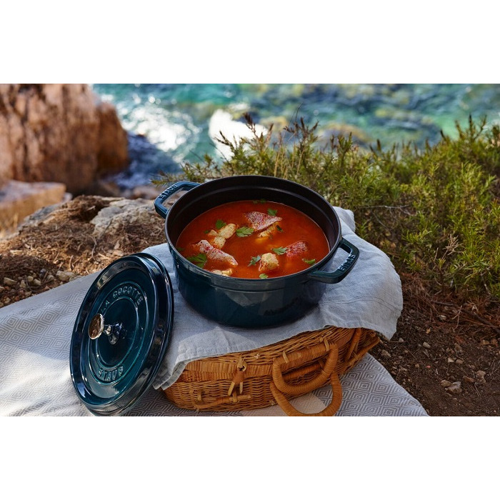 Кастрюля / жаровня 22 см с крышкой La Mer Staub