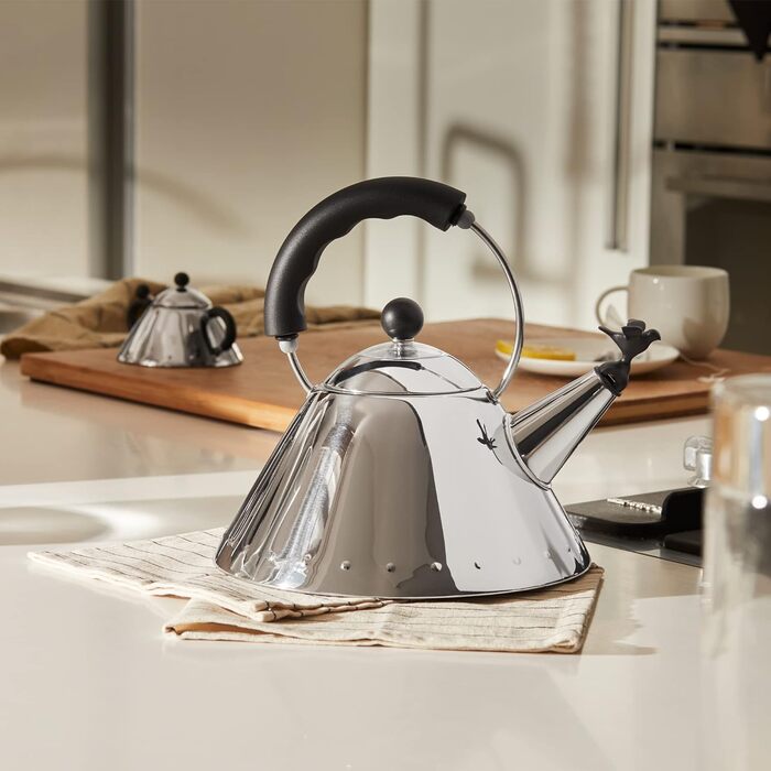 Чайник со свистком 22х22,5х23 см черный Kettle Alessi